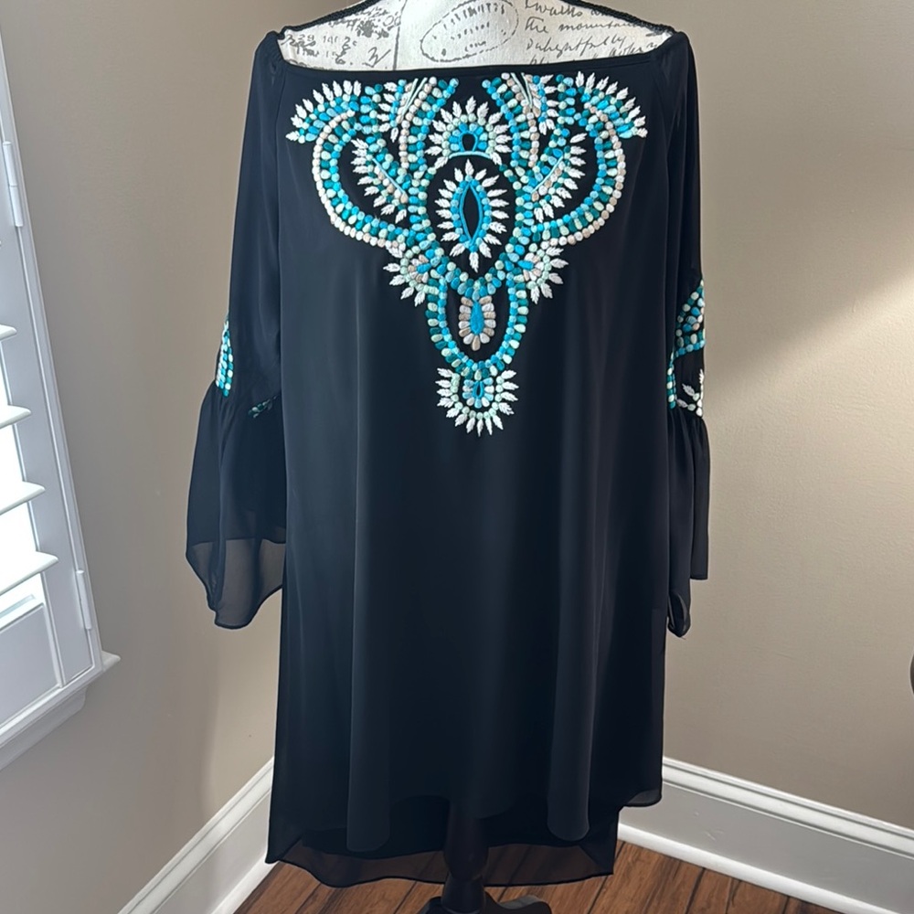 Tunique Flowy Off Shoulder Tunic ~ Torquise, Cream and White Embroidery Sz L